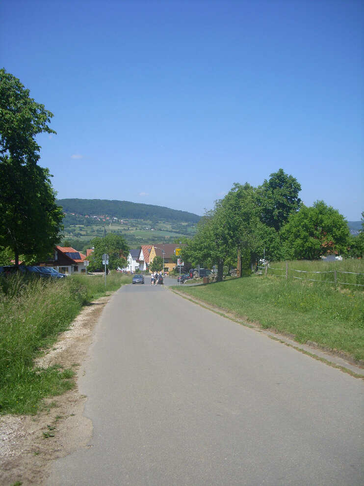 Kirchehrenbach, Strae zur Ehrenbrg (Mai 2011)