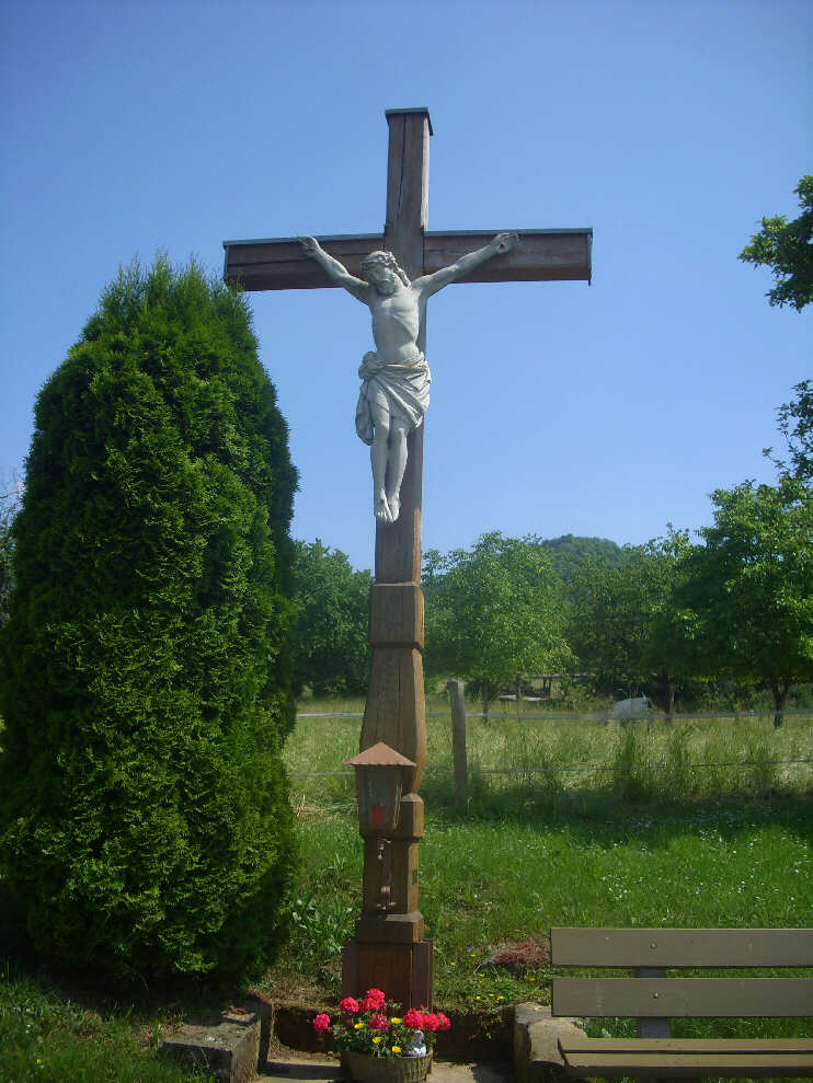Jesuskreuz an der Strae zur Ehrenbrg (Juni 2015)