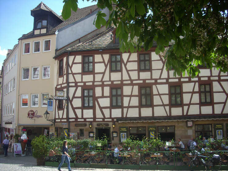 Eiscafe La Piazza, Beim Tiergrtnertor 1 und Restaurant Zur Schranke, Beim Tiergrtnertor 3 (Mai 2015)