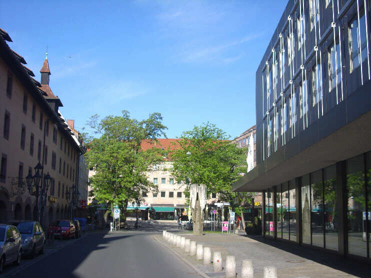 Spitalgasse, Blickrichtung Plobenhofstrae (Mai 2013)
