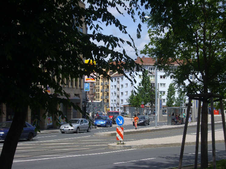 Bucher Strae, beim Friedrich-Ebert-Platz (Juni 2013)