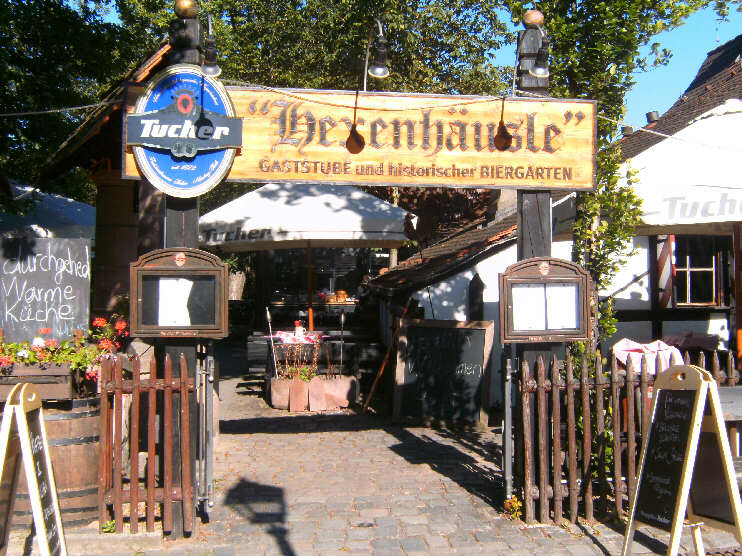 Gaststube und historischer Biergarten Hexenhusla (Augusust 2016)