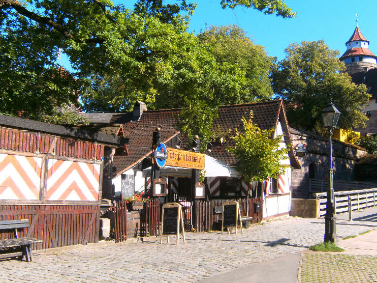 Gaststube und historischer Biergarten Am Hexenhusla (August 2016)