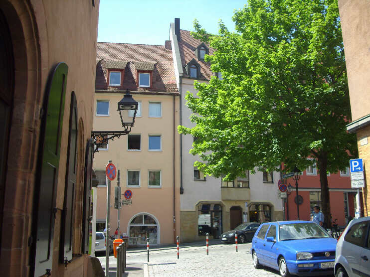 Blick vom Halbwachsengchen zum Albrecht-Drer-Platz (Mai 2012)