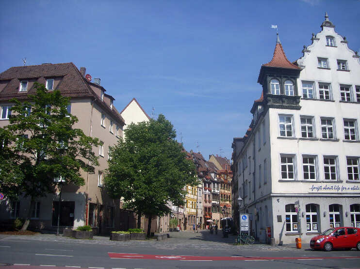 Blick vom Maxplatz in die Weigerbergasse (August 2013)