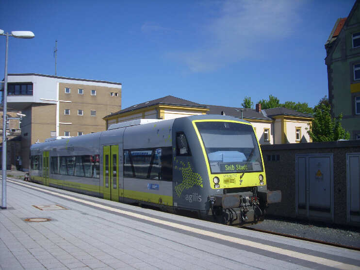 Hof Hbf - Gleis 1a: Agilis (ag 87007) nach Selb Stadt (Juni 2013)