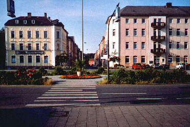 Bahnhofsvorplatz mit Blickrichtung Sedanstrae (Mai 2003)